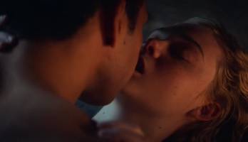 Elle Fanning - All the Bright Places (2020) / Interracial sex scene