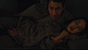 Husband wife sex scene in Parasite (2019) | Gisaengchung