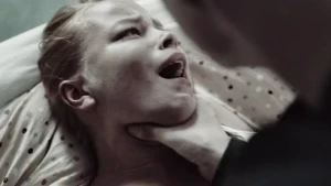 Sex scenes in TV Series Fanget af morket (2019-) - img #3