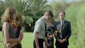 Dogtooth (2009) - img #3