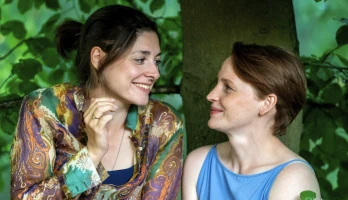 Eva Maria Jost & Katharina Nesytowa in lesbian 2021 sex scene