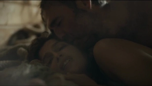 Laetitia Casta, Noee Abita - Une ile s01e01-06 (2019) - img #6