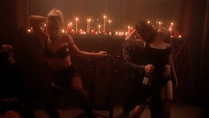 Embrace of the Vampire (1995) - img #6