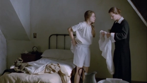 Joely Richardson, Jodhi May - Sister My Sister (1994) - img #1