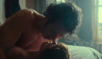 Lola Petticrew, online