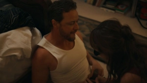 Aisling Franciosi, Almudena Amor - Pose (Turn Up the Sun!) (2025) - img #3