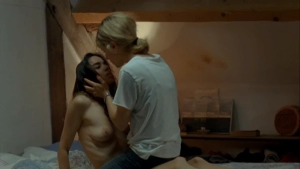 Elodie Bouchez, Marina Fois - Happy Few (2010) - img #6