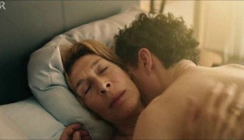 Adele Neuhauser, online