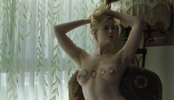 Elle Fanning, Nicole online