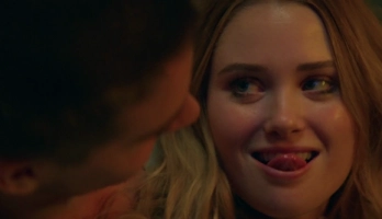 Virginia Gardner - online