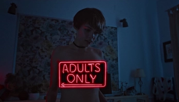 Aggy K. Adams, Holly online