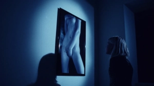 Renee Sloan, Valerie Baber in Murder-Set-Pieces (2004) - img #2