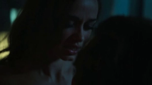 Rose Williams, Honor Swinton Byrne - War s01e01-02 (2026) - img #4