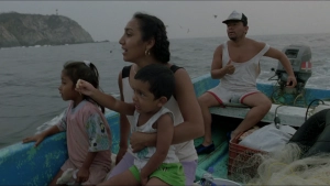 Maribel Verdú and Diego Luna and Gael García Bernal in a car, scene from Y Tu Mamá También (2001) - img #14
